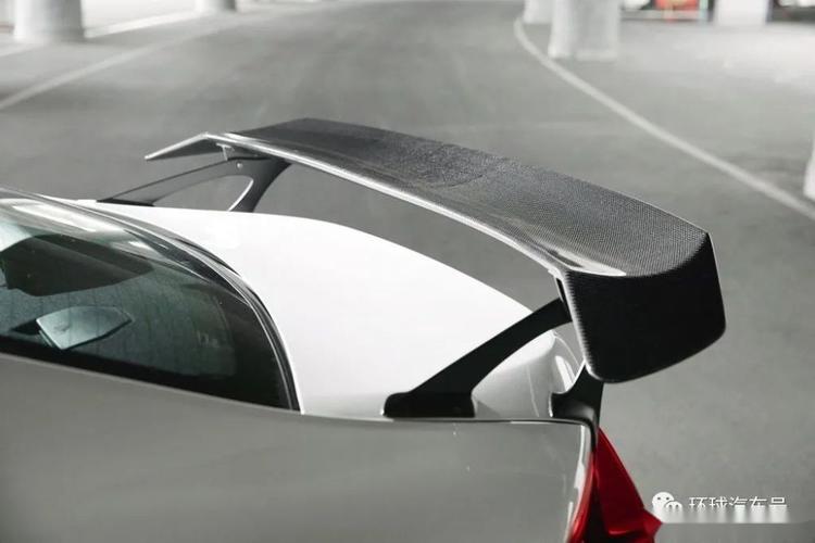碳纤维gt尾翼是与voltex共同开发的产品,特别的弯度设计也对创造下